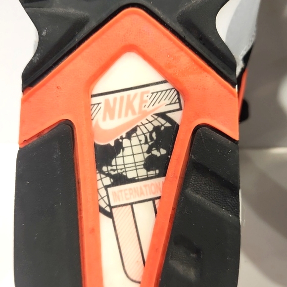 Nike Air Max St Trainers Black, Hot Lava, Mint Green Athletic Women's  7 EUC! - Picture 10 of 15